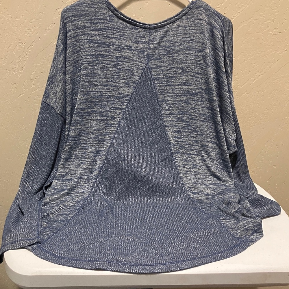 EUC a.n.a Heathered Blue Knit Top 1/2 Sleeve Ribbed Fabric Ribbed Back Insert - Picture 5 of 6